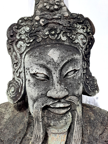 Statues of Chinese gods, Buddhists believe that these symbolize the power to protect them from evil and evil.