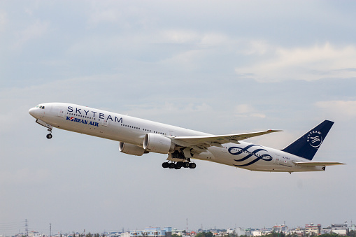 Ho Chi Minh City, Vietnam - ‎‎‎May 1, 2022 : A Boeing 777-3B5ER Airplane Of Korean Air (Reg HL7783) SkyTeam Livery Taking Off From Tan Son Nhat International Airport.