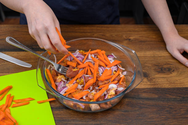 istock One-pot dish, meat with vegetables in an ovenproof dish, tempered glass 2150119140