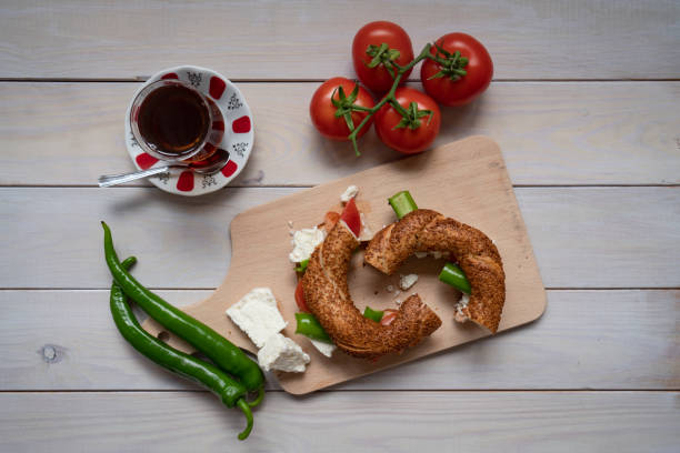 Turkish bagel with cheese, green pepper, tea