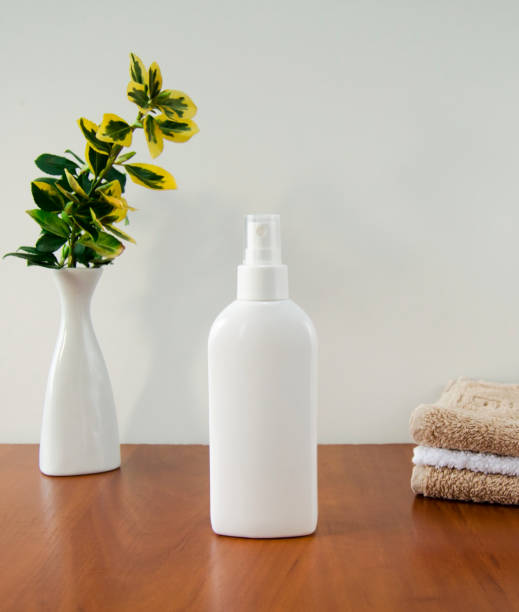istock White cosmetic spray bottle mockup. 2150285407