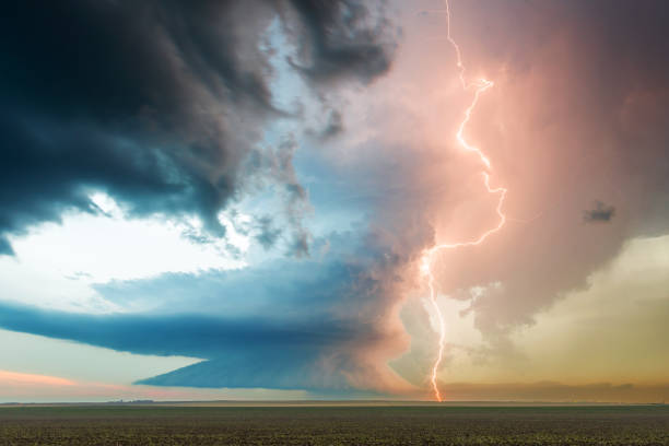 istock Lightning Bolt And A Spectacular Supercell Storm Cloud 2150399470
