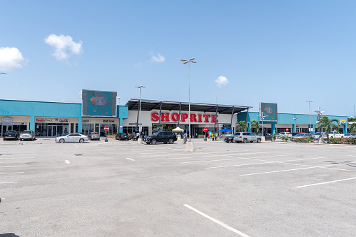 An image showing the entrance to Shoprite, Circle Mall branch at Jakande, lekki and the surrounding shops within the premises.