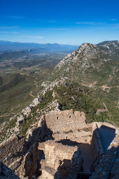 istock Paysage et Ruins of a Cathar castle 2150456627