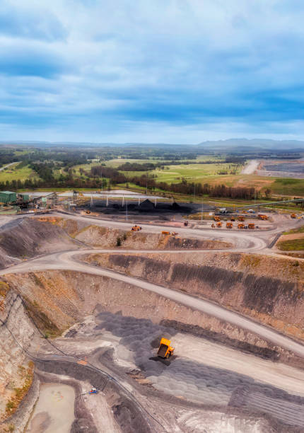 istock D Ashton Mine Pit Truck Close Vert 2150474770