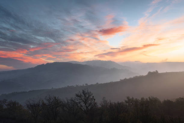 istock An autumn misty sunrise 2150647191