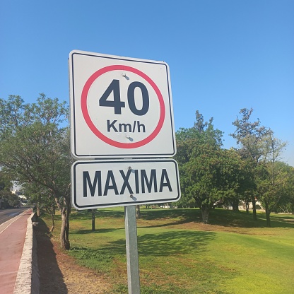 Fourty kilometer speed limit sign.