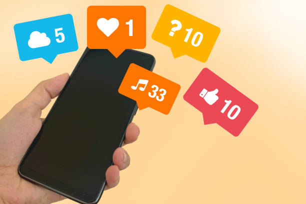 istock Smartphones and SNS 2150910661
