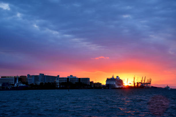 Lever de soleil au port, Miami, Floride, USA