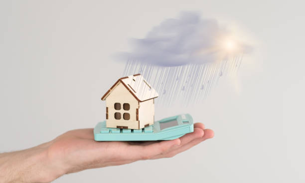 istock House insurance insurance salesman 2150966736