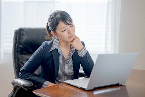 istock Business woman 2151051145