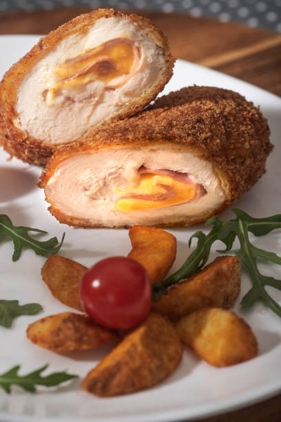 Frango Recheado Crocante: Bacon, Presunto e Queijo - receita deliciosa profissional - passo 2