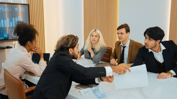 istock Analyst team utilize BI Fintech to analyze financial data in ornamented meeting 2151077624
