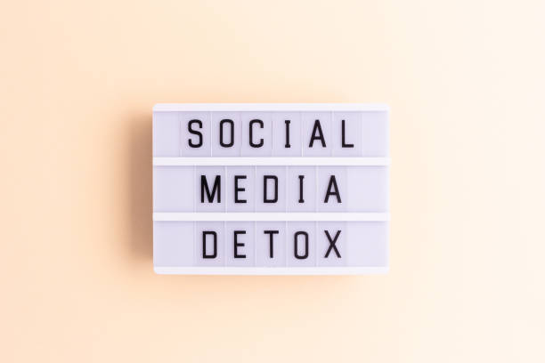 istock Lightbox with quote Social media detox. 2151093162