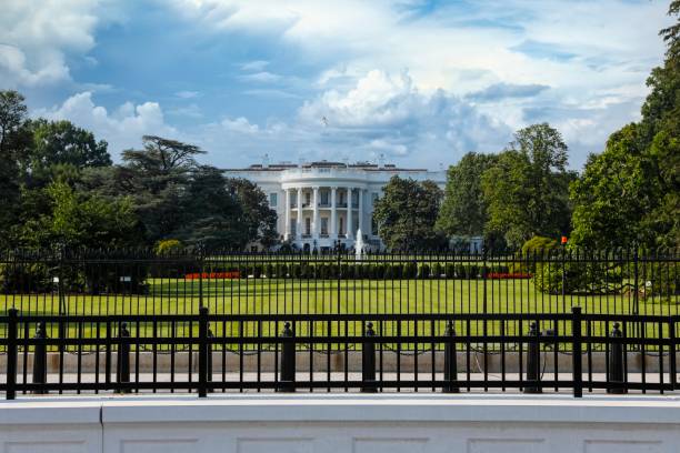 istock White House South Lawn 2151173001