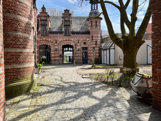 istock Bloemekensgang in Turnhout 2151257692