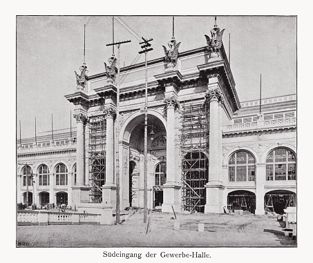 South entrance of the of the Manufactures & Liberal Arts Building during the World's Fair in Chicago, 1893. Built by the New York architect George B. Post (1837-1913). The World's Columbian Exposition, also known as the Chicago World's Fair, was a world's fair held in Chicago from May 5 to October 31, 1893, to celebrate the 400th anniversary of Christopher Columbus's arrival in the New World in 1492. Halftone print based on a photograph, published in 1893.