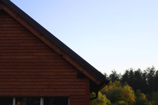 istock Cabin In The Woods 2151294047
