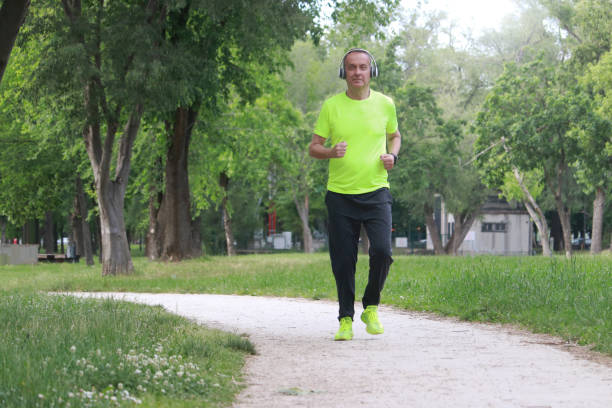 listen music happy positive emotion jogging relaxing