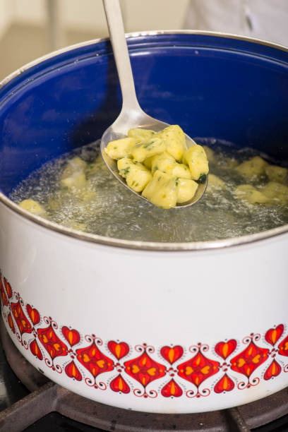 Spinach and potato gnocchi preparation