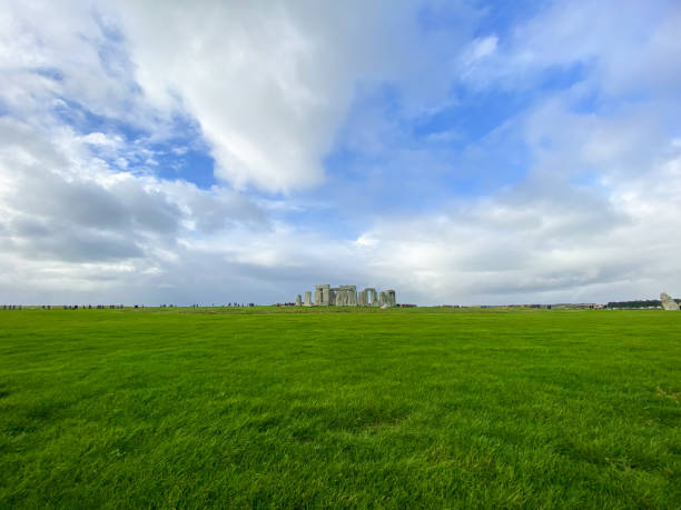 Stonehenge wide angle.