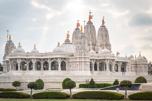 istock BAPS Shri Swaminarayan Mandir architecture building exterior 2151547097