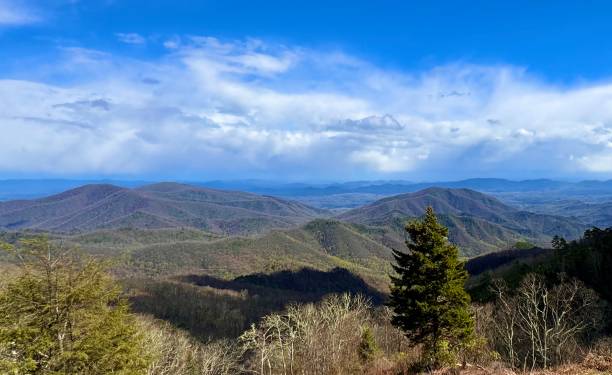 istock The Scenic Blue Ridge Parkway 2151636958