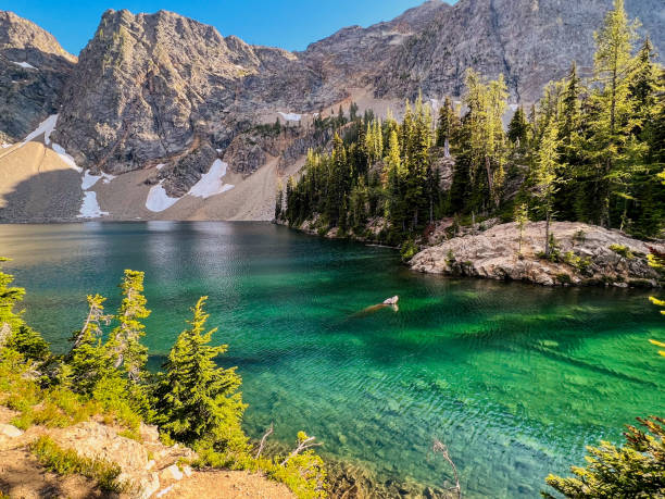 Landscape Scenery of the Blue alpine lake in North Cascades Mountains