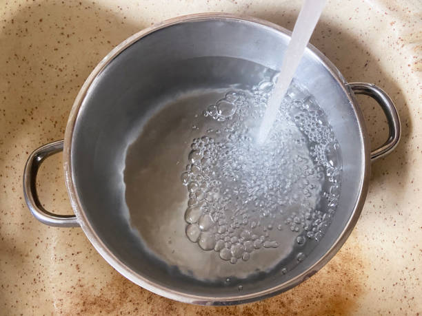 istock The pot fills with water 2151760329