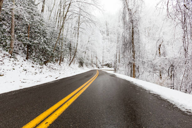 istock Winter Snow on Hwy 32 in Cosby, TN 2151771232