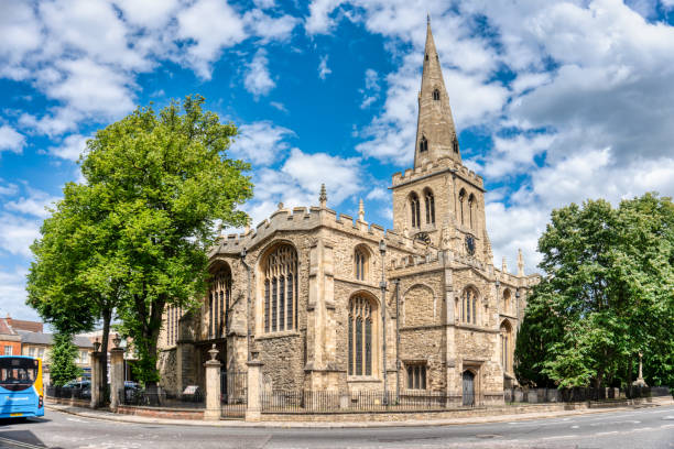fotografii de stoc, fotografii și imagini scutite de redevențe cu uk, bedford, 3 iulie 2023, st paul's church, este o biserică parohială a bisericii angliei situată în piața st paul din bedford - clădire istorică
