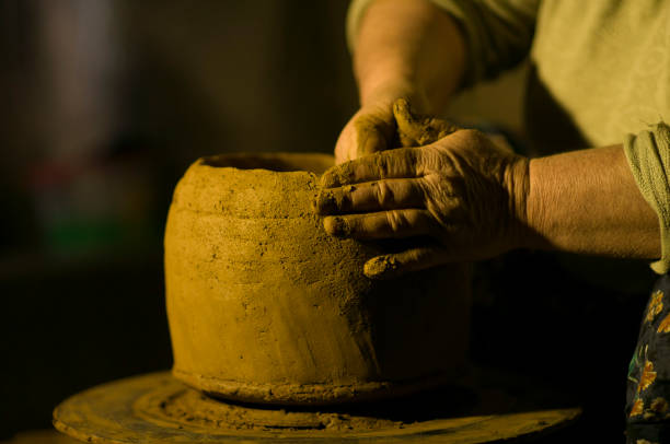 The moment of making clay pots by hand from ancient handicrafts
