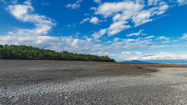 istock View of Mt. Fuji from Suruga Bay 2152004737
