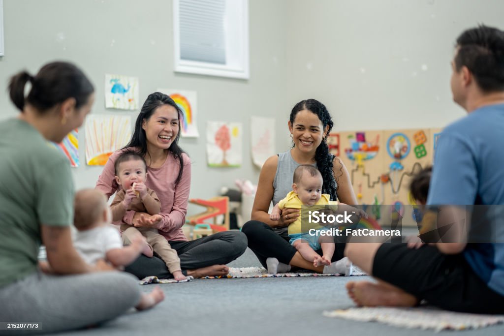 Baby Language Group Infant Sign Language Class Stock Photo - Download Image Now - 2-5 ...