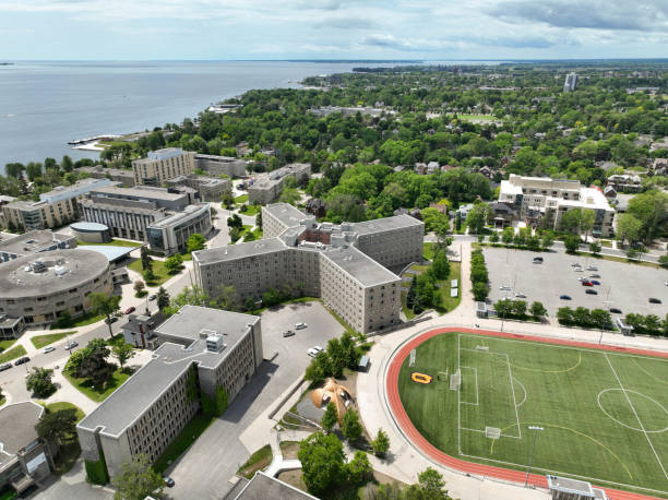 istock Aerial video of Queen's University，Canada 2152095992