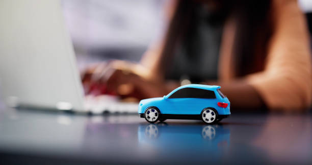 istock Buy Sell Online Car Insurance 2152139204