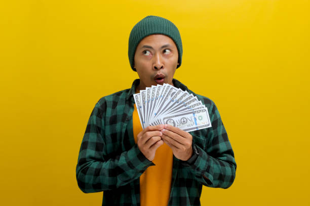 istock Cash in Hand, Opportunity in Sight 2152146489