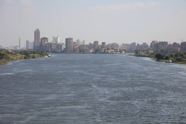 the nile, land and houses