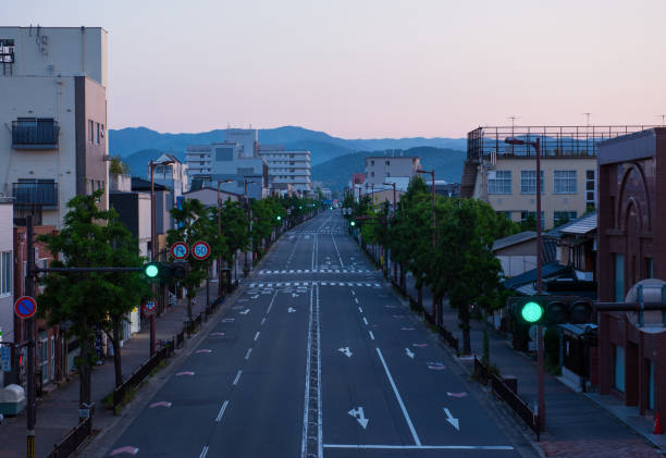 istock Karasuma-dori in the early morning 2152357622