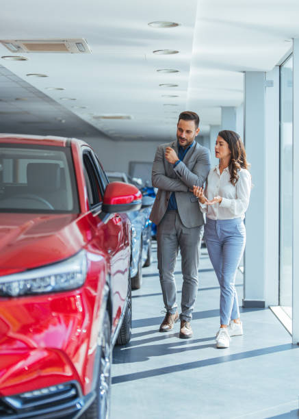 Husband with vife choose the automobile