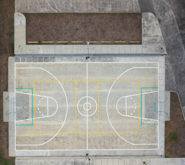 istock Empty basketball outdoor field 2152506496
