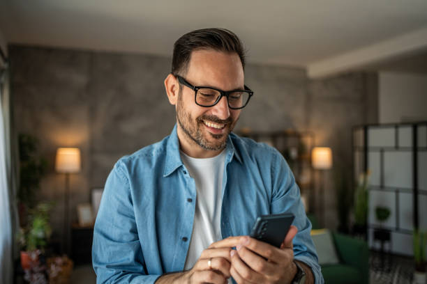 istock Sometimes during the day I use my mobile phone a lot 2152519904
