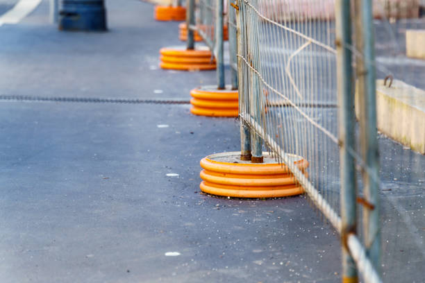 Concrete circle base for installing temporary fence metal posts