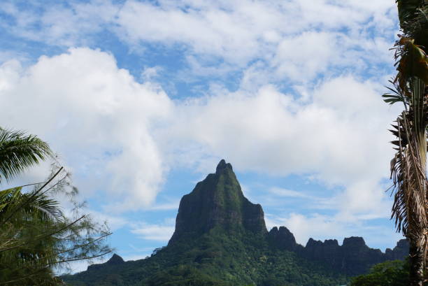 istock Landscape of Moorea Island 2152534151