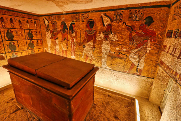 Tomb of Tutankhamun,KV62 in Valley of Kings,Luxor,Egypt Sarcophagus of Pharoah Tutankhamun with wall reliefs from the Book of the Dead inside the famous Tomb of Tutankhamun,KV62,discovered by Howard Carter in 1922 in the Valley of Kings at Luxor,Egypt howard carter stock pictures, royalty-free photos & images