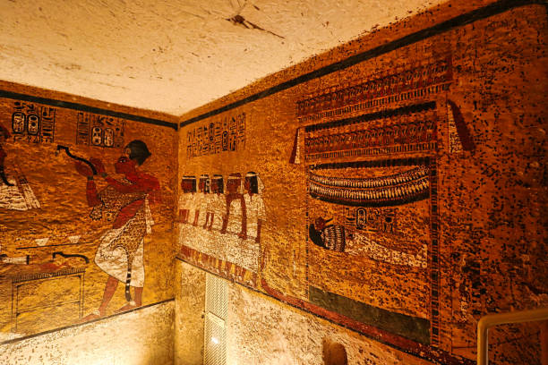 Tomb of Tutankhamun,KV62 in Valley of Kings,Luxor,Egypt Wall relief of Pharoah Ay performing the opening of the mouth ritual on Tutankhamun inside the famous Tomb of Tutankhamun,KV62,discovered by Howard Carter in 1922 in the Valley of Kings at Luxor,Egypt howard carter stock pictures, royalty-free photos & images