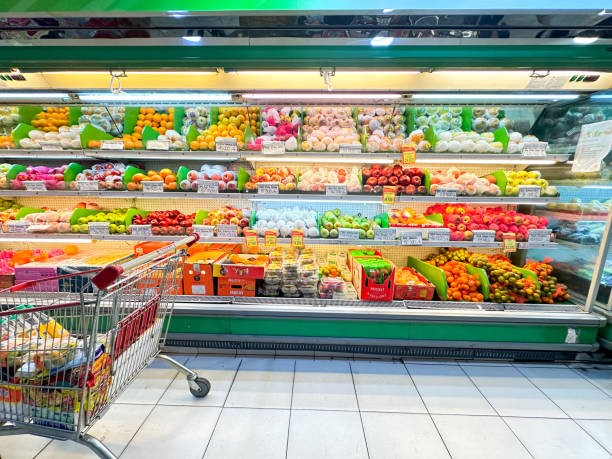 istock Shopping cart 2152589589
