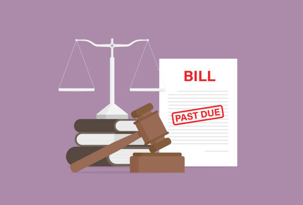 illustrations, cliparts, dessins animés et icônes de concept de recouvrement de créances avec facture financière, solde à bras égaux, livre et marteau - endettement