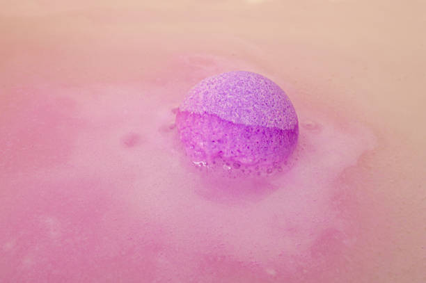 Pink Bath Bomb in Water, Colorful Soap, Rose Fragrance Bathroom Ball, Water Cosmetic, Round Spa Salt Balls, Fizz Sphere, Color Bath Bomb for Relaxation