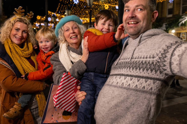 istock Christmas Shopping Selfie 2152701108